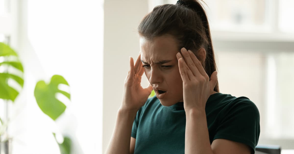 People with social anxiety disorder tend to criticize themselves harshly when faced with personal shortcomings and failures.
