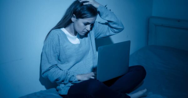 Online and Overwhelmed: Tips to Face Social Anxiety and Cyberbullying